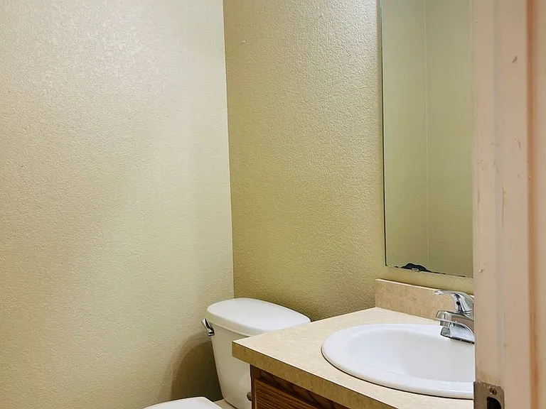 2705 Kathie Dr — Photo 9