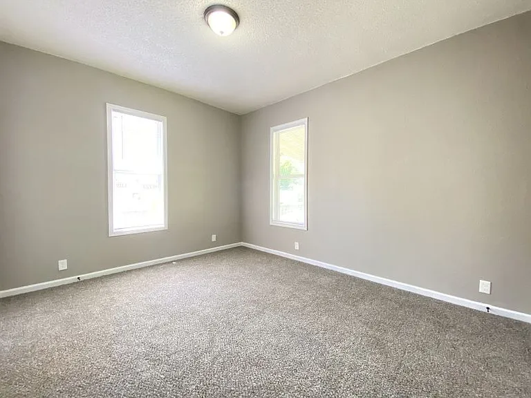 2715 Marshall St — Photo 5