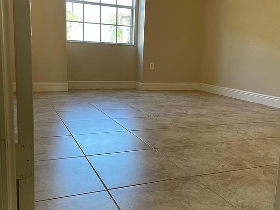 5th image of 13838 Fairway Island Dr APT 1411