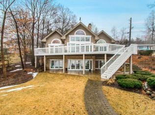 910 Mariane Ter, Lake Geneva, WI 53147