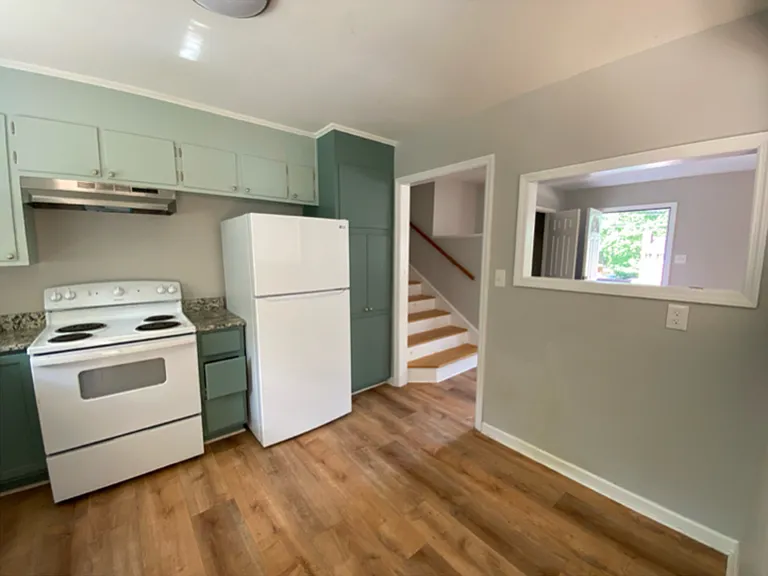 1008 Benning St — Photo 12