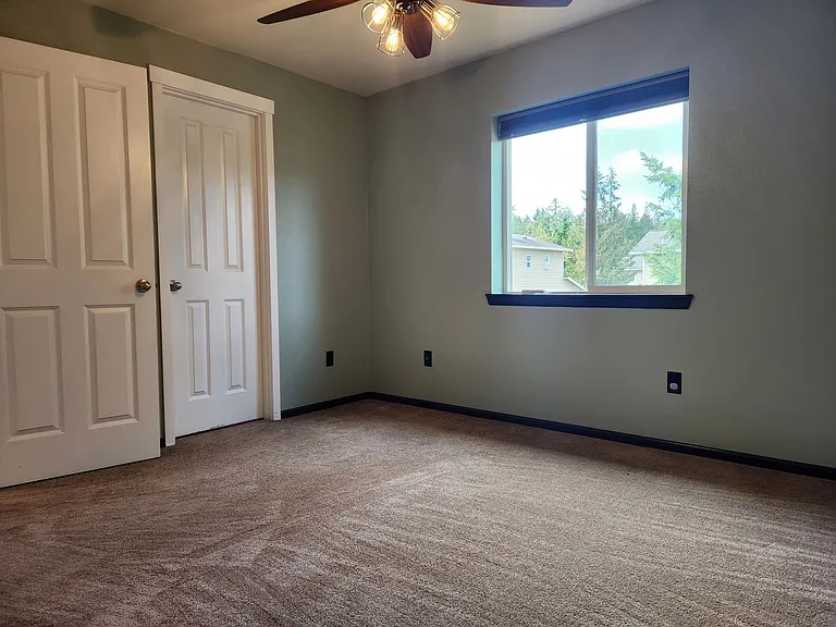 7664 Kildare Loop NW — Photo 8