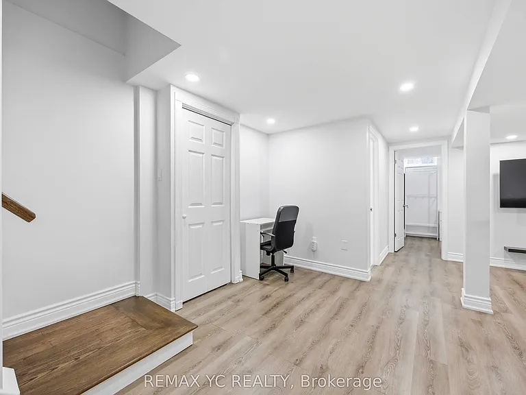 140 Laramie Cres #BASEMENT — Photo 2