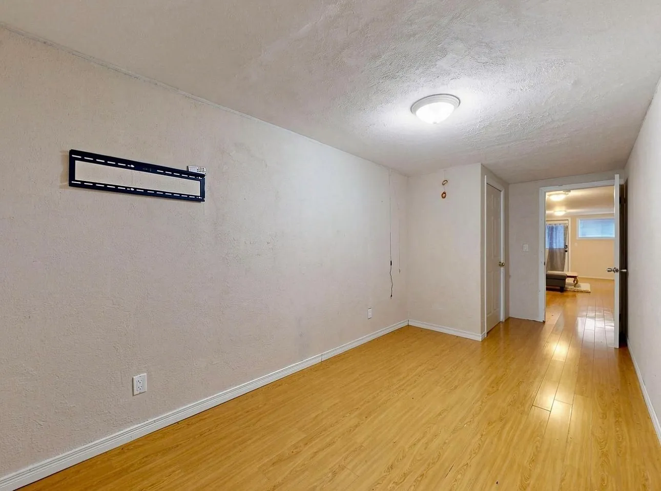 1 bed, $750 — Photo 1