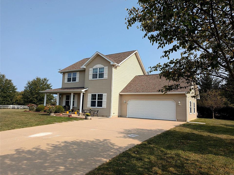 1st image of 746 Rose Ln