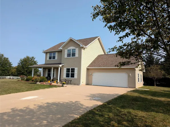 746 Rose Ln, Greenville, IL 62246