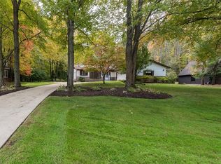 8736 Lake Forest Trl, Chagrin Falls, OH 44023