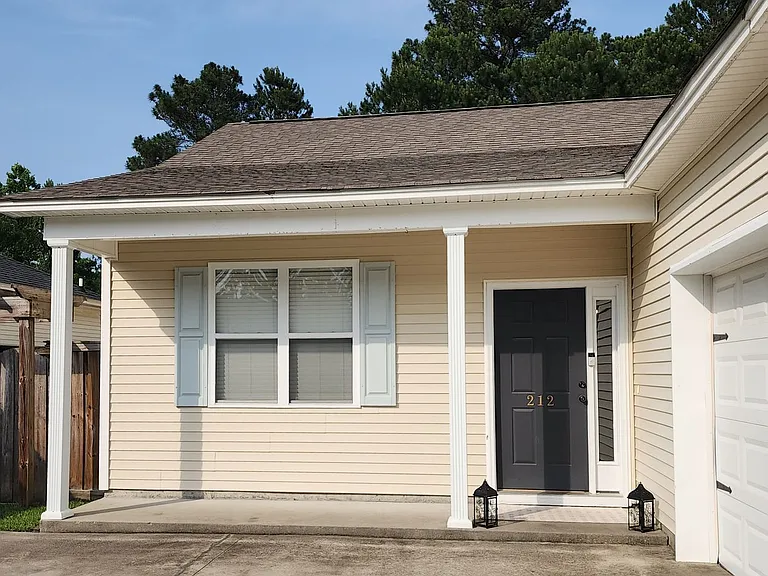 212 Sand Pebble Dr SE — Photo 4
