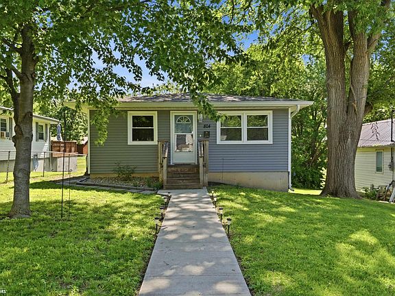 2nd image of 804 Argyle Ct