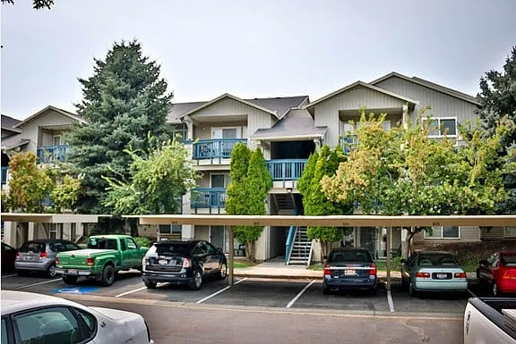 Oak Park Village Apartments — Photo 7
