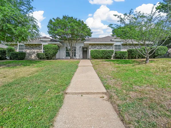210 Winding Creek Dr, Highland Village, TX 75077