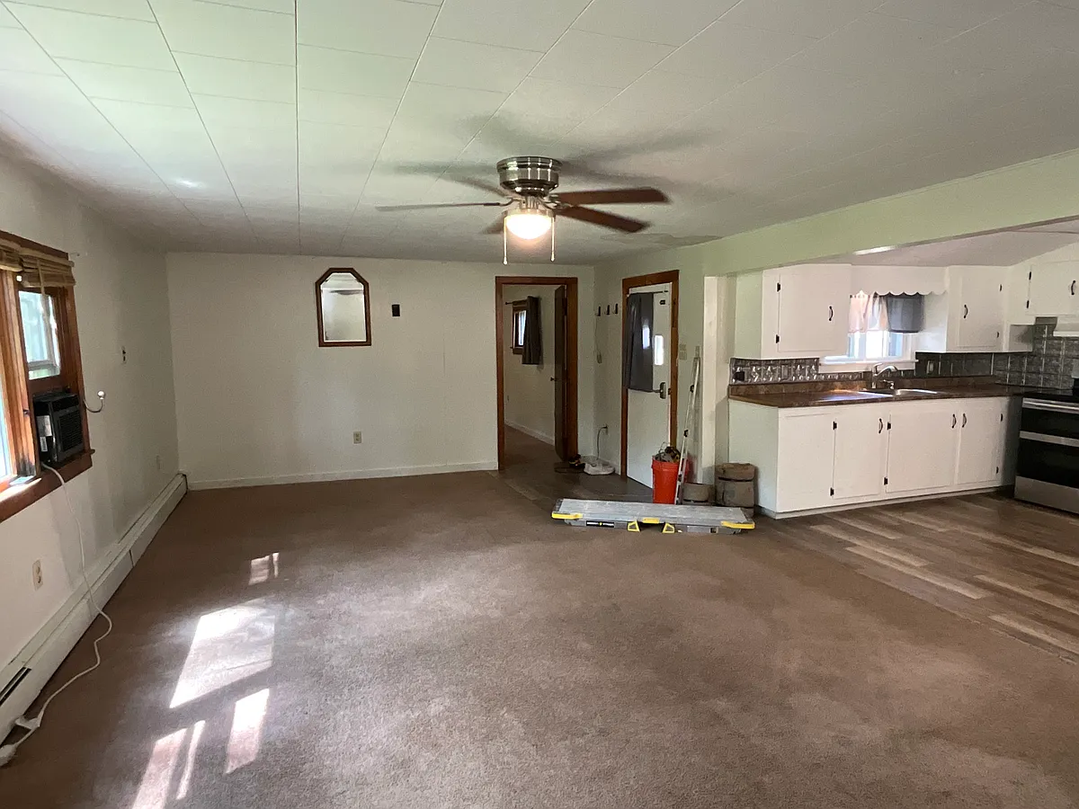 Building Photo - 1024 Delaware Dr