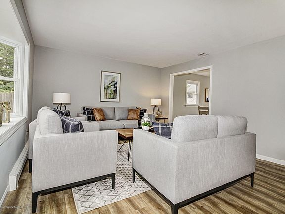 5th image of 211 Marom Dr
