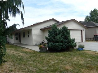 450 N 1st St, Carlton, OR 97111