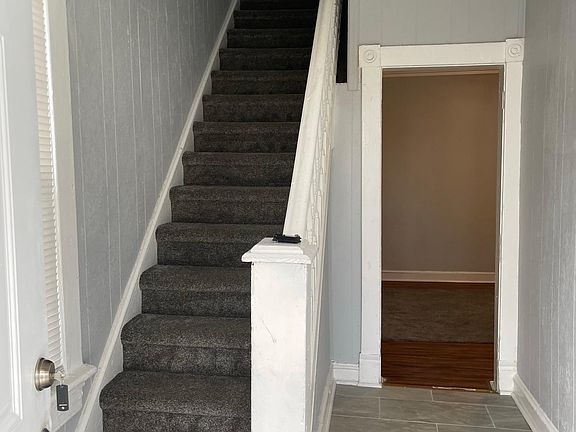 2nd image of 1909 Elm Ave