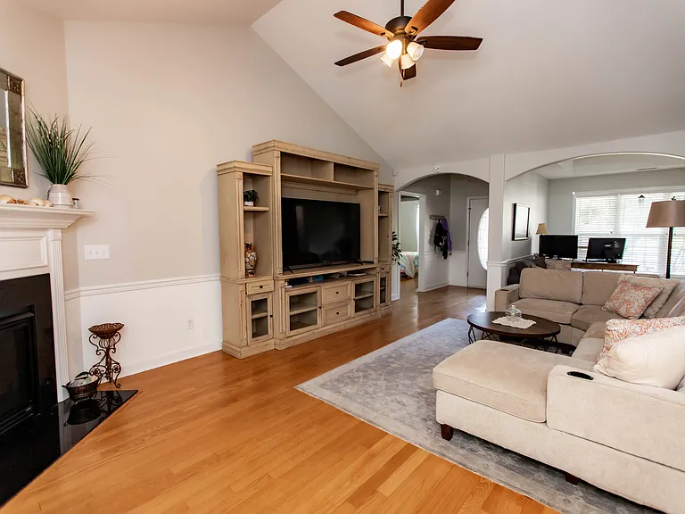 235 Sellhorn Blvd — Photo 8