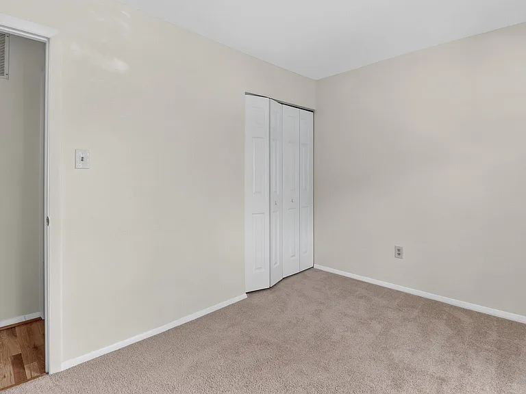 143 Bourbon Ct — Photo 5