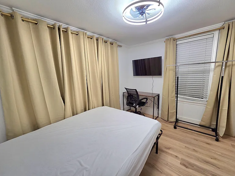 Queen size bed