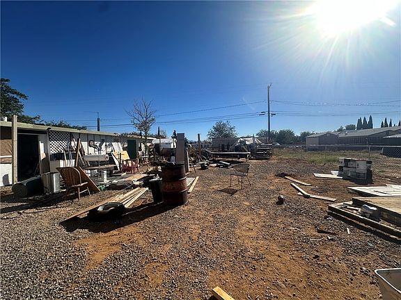 4th image of 2420 E Lass Avenue