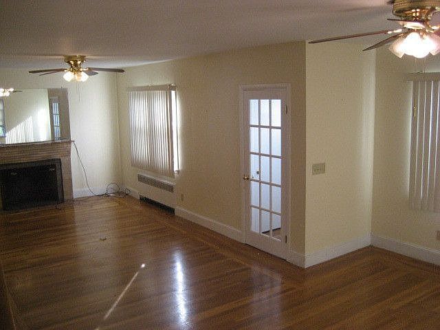 2nd image of 566 Oaklawn Ave