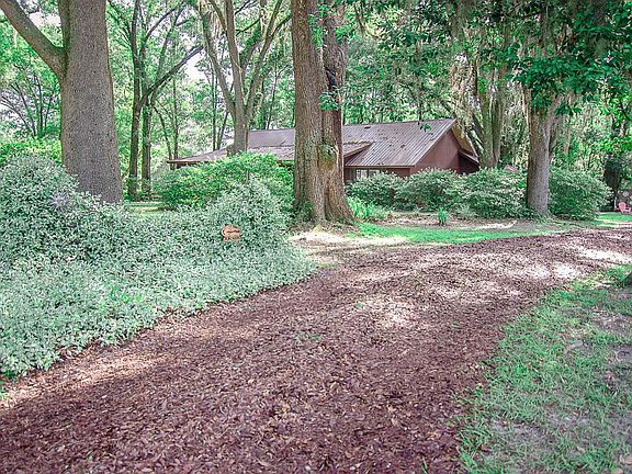 3rd image of 159 SE Mill Creek Ct
