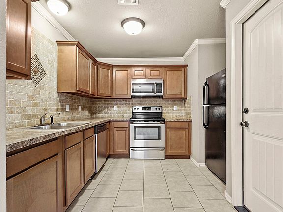 5th image of 914 N Osage Ave