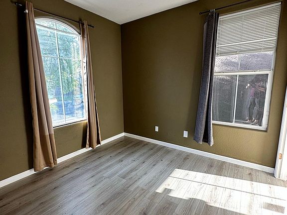 2nd image of 3115 Spoonwood Way