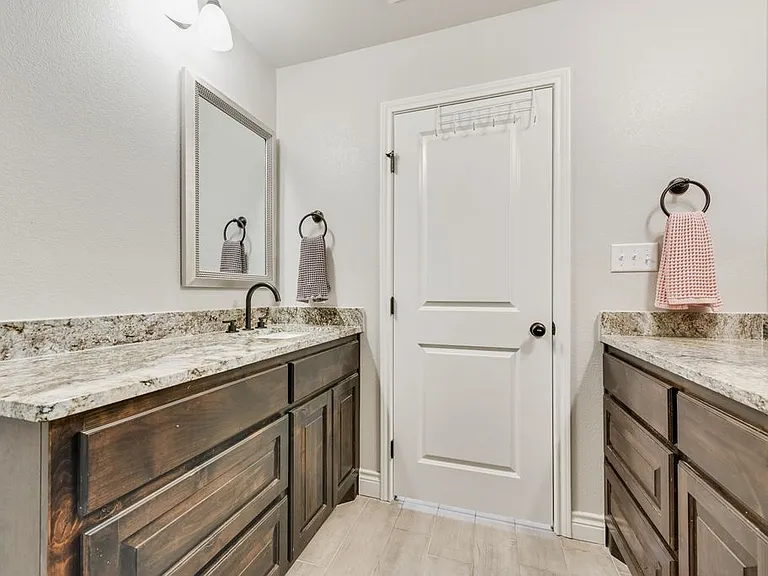 2601 Houston Ct — Photo 23