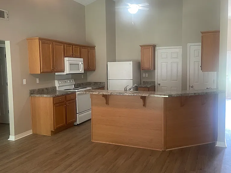 3811 Timber Lake Dr — Photo 4