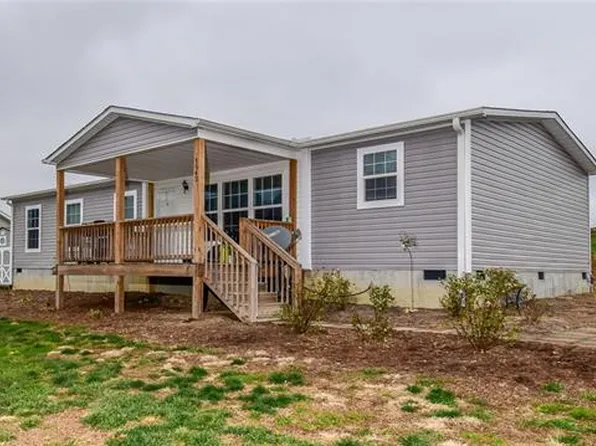 1942 Old Clear Creek Rd, Hendersonville, NC 28792