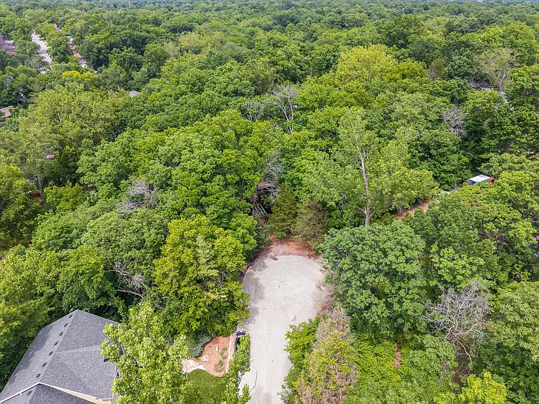 1424 Bradford Dr — Photo 43