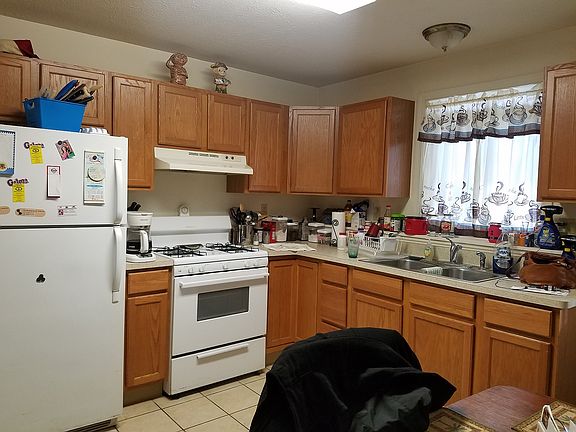 Spacious oak kitchen.