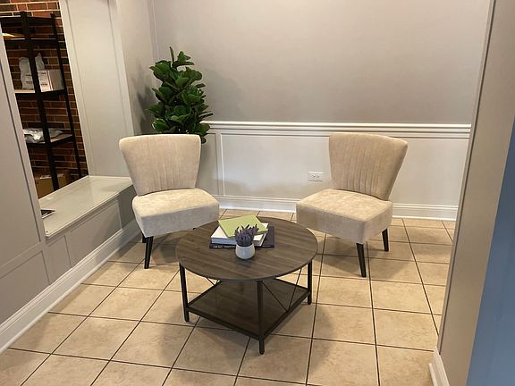 4th image of 2336 N Commonwealth Ave APT 302