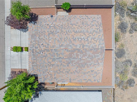 5th image of 933 E Beverly Avenue