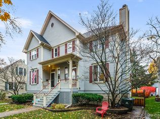 320 N Wright St, Naperville, IL 60540