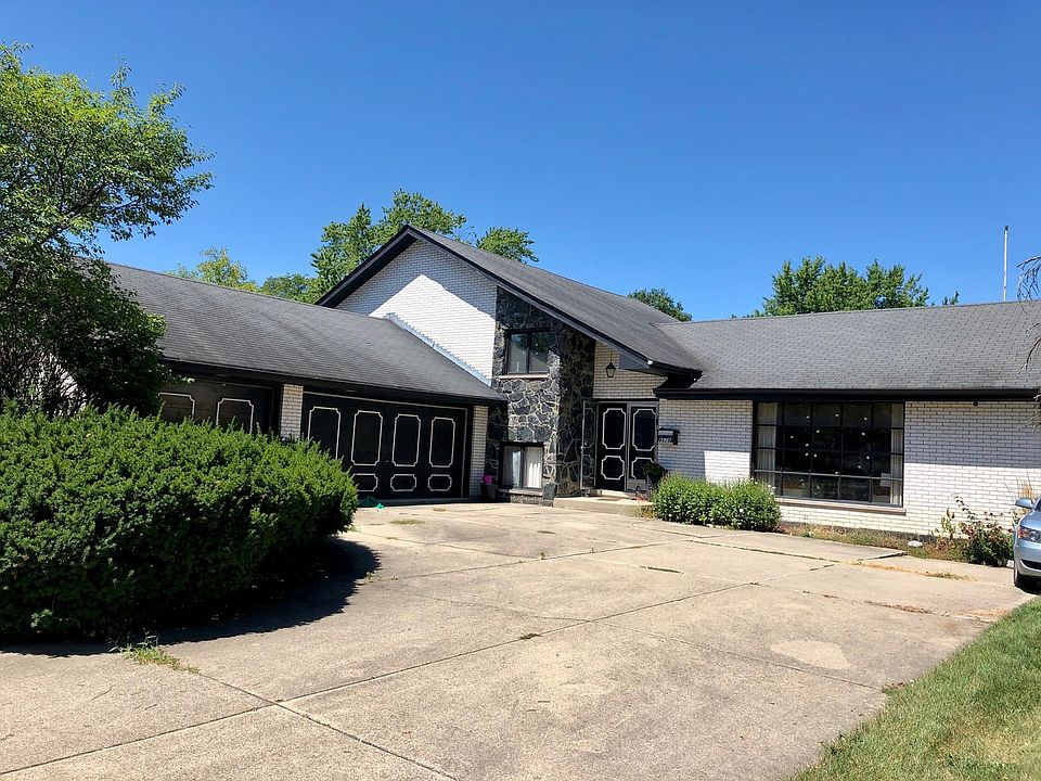 2nd image of 8628 40th St