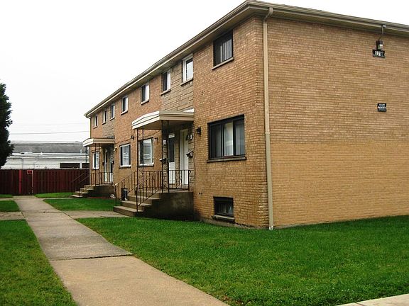 2nd image of 531 James Ct Unit C