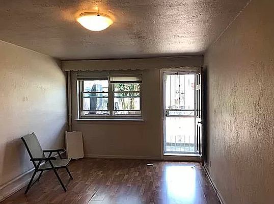 1st image of 2558 44th St #1
