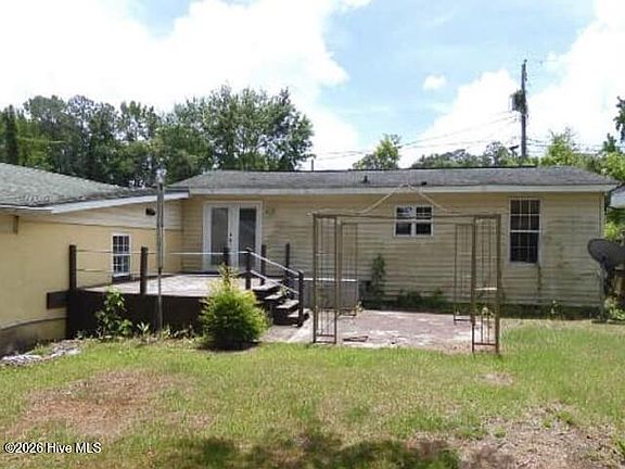 2nd image of 2802 Moore Avenue