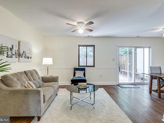 3rd image of 121 Woodgate Ct