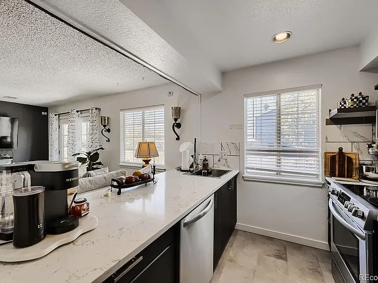 12704 Forest St — Photo 12