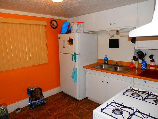 2nd image of 56 1/2 Church St