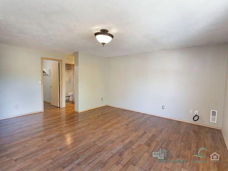 1627 8th Ave — Photo 17