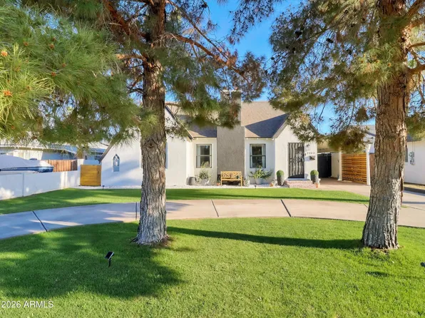 2204 E Whitton Avenue N, Phoenix, AZ 85016