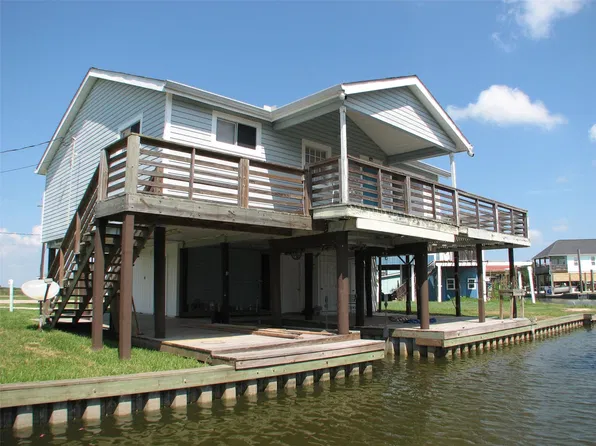 134 Redfish Dr, Freeport, TX 77541