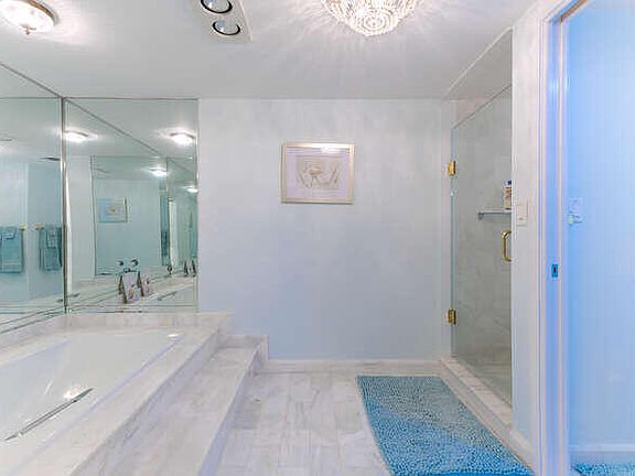 3rd image of 100 Lakeshore Dr APT 954