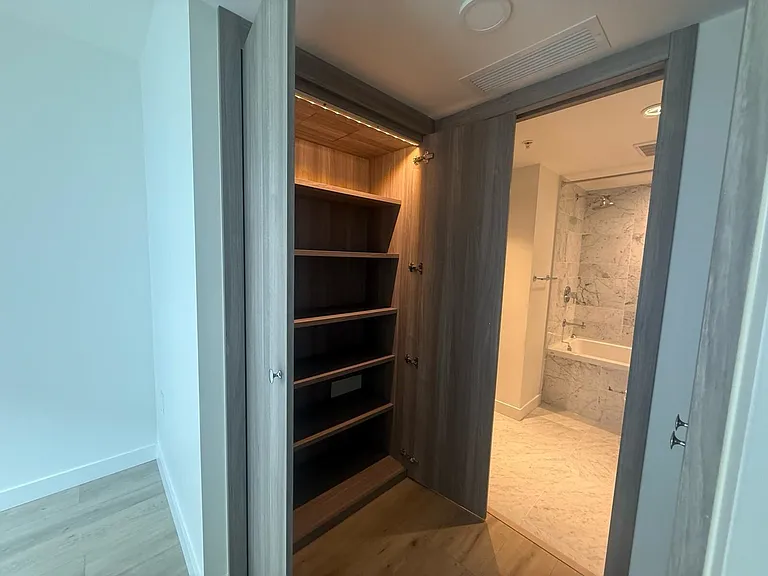 455 SW Marine Dr #509 — Photo 9