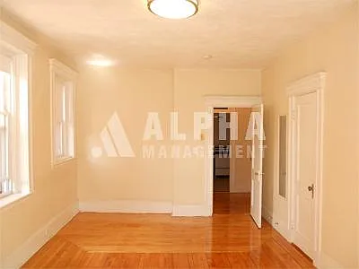 Studio, 450 sqft, $2,500 — Photo 4