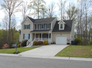 11802 Walnut Wood Dr, Midlothian, VA 23112