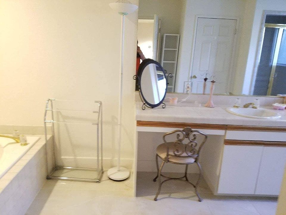 1st image of 78685 Avenida La Torres